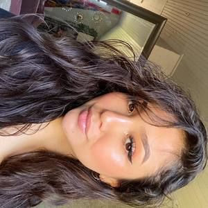 Meet your Posher, Eva